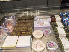 -好利来(上海虹桥新天地Lab主题店)