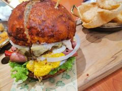 双蛋指椒牛肉汉堡-魏斯理汉堡(西安沣东吾悦店)