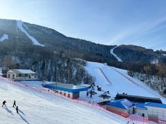-亚布力新体委滑雪场