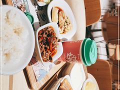 -老乡鸡(上海白玉兰广场店)