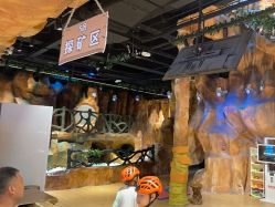 -探洞工场(丹尼斯7天地店)