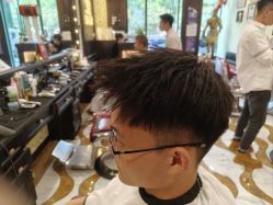 -东方先生国潮男士理发馆
