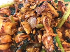 沙姜爆有膏鲜鱿-五稻厨房粤西菜(新闻店)