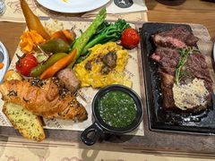 -Mark&Mars Restaurant