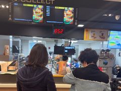 -麦当劳(上海虹桥站30B检票口楼上)