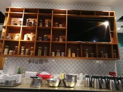 -胡须佬鸡煲四季火锅店(石厦西村直营店)