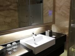 -永恒朗悦酒店(广西大学地铁站大学东路万达广场店)