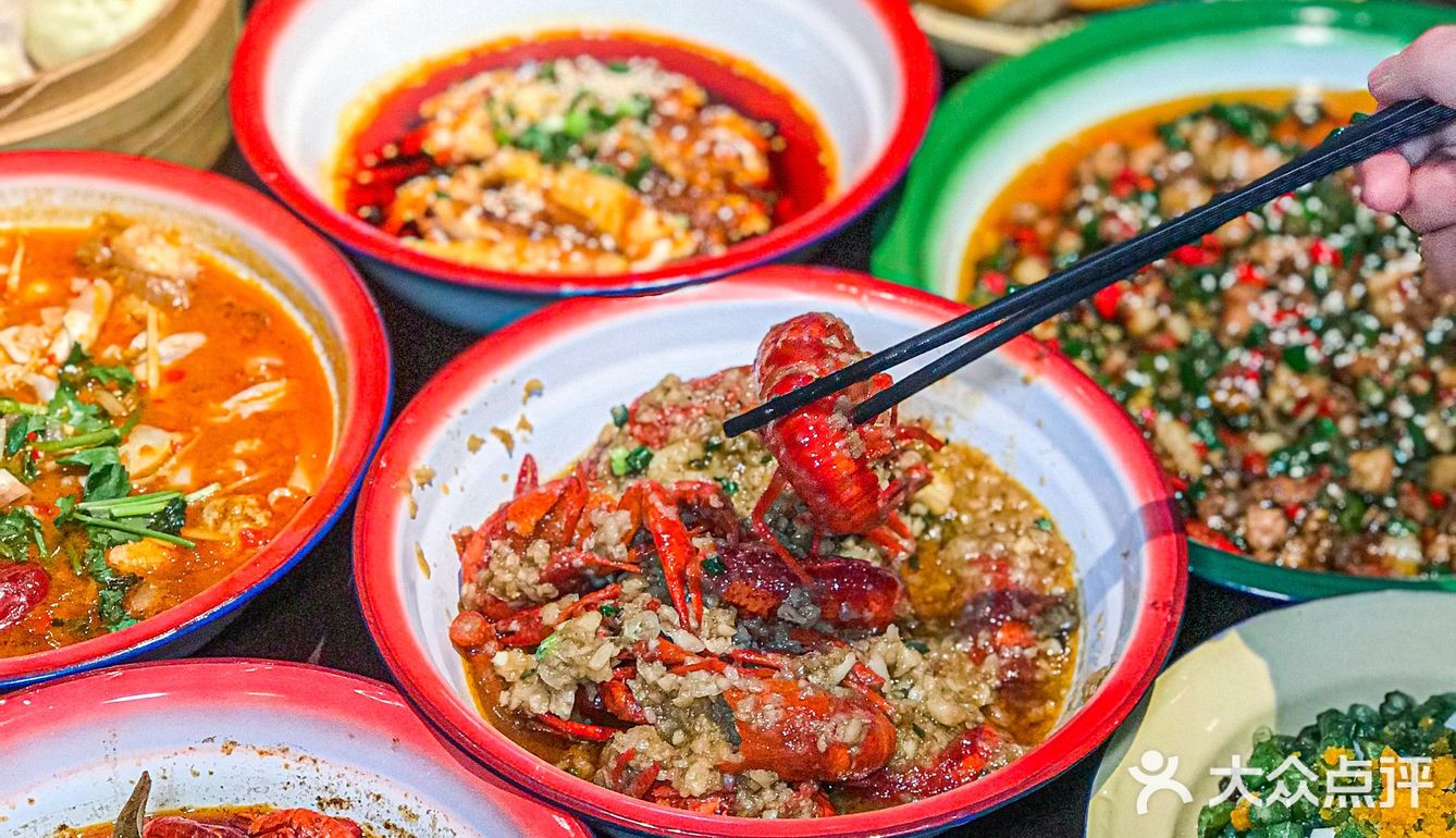 重庆开在顶楼的港式街头大排档‼️人气超火爆