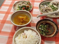 -老方桌烂蹄花川菜馆(九龙坡店)