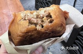Dried Bamboo Shoots with Pork Shreds and Fried Buns