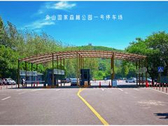 -上海佘山国家森林公园东门地面停车场