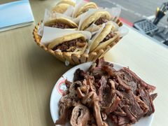 -闫家驴肉老店(华电一校店)