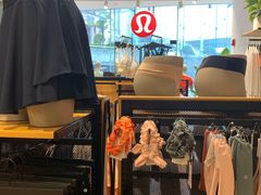 -lululemon(上海浦东IFC店)