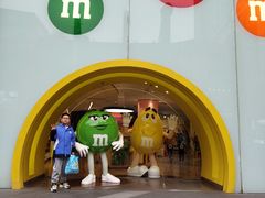 -m豆巧克力世界(上海世茂广场店)