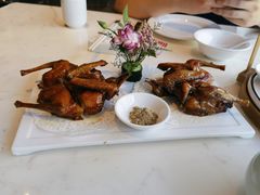中山玻璃脆皮乳鸽-钱塘·粤点坊