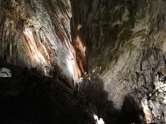 -波斯托伊纳溶洞