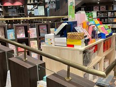 -钟书阁(群光广场店)