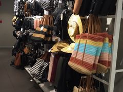 -H&M(天一广场店)