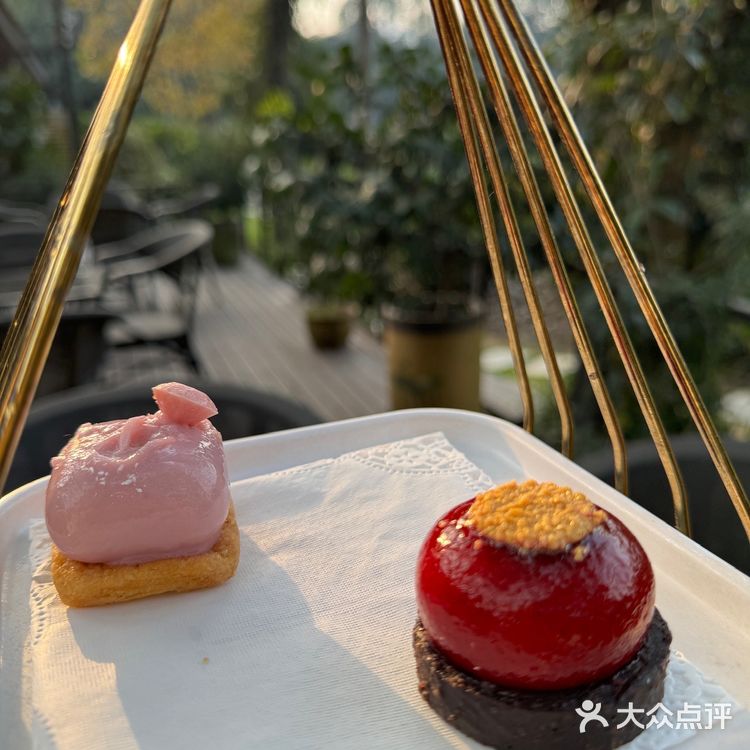 杭州西湖下午茶的小确幸喔[爱心][爱心]