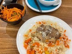 羊肉手抓饭肉已剔骨-米赫曼新疆餐厅·清真(老沪闵路店)