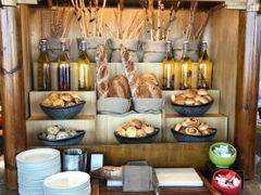 自助取餐区-视界美食自助餐厅·石家庄希尔顿酒店