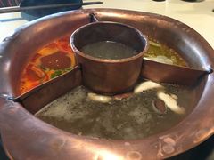 菌王奇香锅-滇釜火锅·能喝汤的火锅(车公庄店)