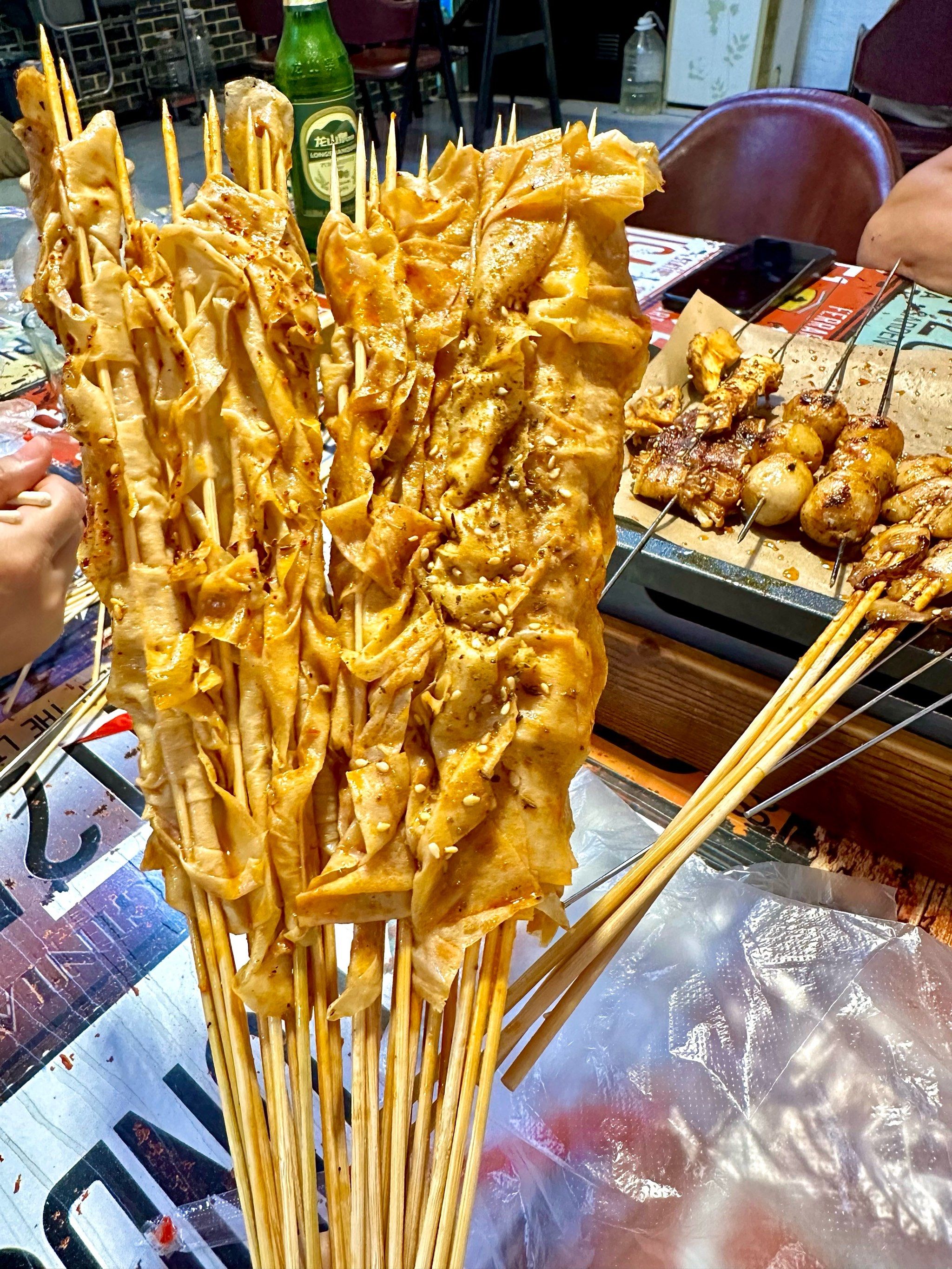 本溪|这手烤豆皮❗️给我牛排龙虾我也不换