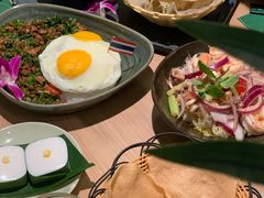 双蛋流心打抛饭-mango tree芒果树泰国餐厅(青岛万象城店)