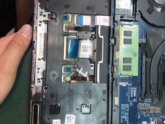 -鸿准通信科技·忠诚手机电脑维修中心(三林店)