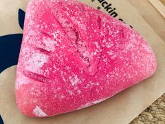 火龙果蓝莓芝士软欧包-瑞幸咖啡(7号国际商业中心店)