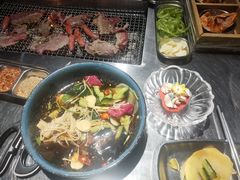 -马路牙子烧烤音乐酒馆(望京店)