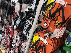 -名创优品(北京新中关购物中心地铁层店)