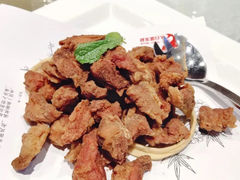 -鞍山大白鲨美食酒店