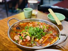 鲜锅兔-盐与味葱葱鲫鱼•自贡菜江湖菜(春熙店)