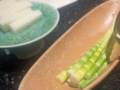 -得意咚瓜·顺德鱼生·冬瓜火锅(深圳首店)