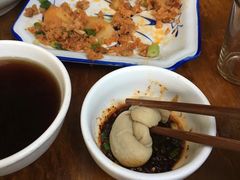 蘸水肥肠-茅屋大酒店