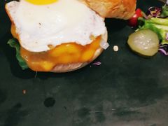 -HIGH FIVE哈福手工汉堡(桂林路店)