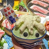 心中的深夜食堂模样 烤肉配小汉堡太绝🍔