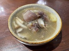 牛尾鲜菌汤-本味焖罐源(天泽街店)