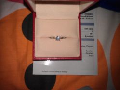 -威德钻石-克拉钻大本营(南京东路店)