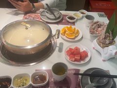 -洪氏嗨捞·广东猪肚鸡·椰子鸡火锅(西咸万象城店)