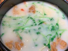 蒙自过桥米线-麦麦山云南菜(复地活力城店)