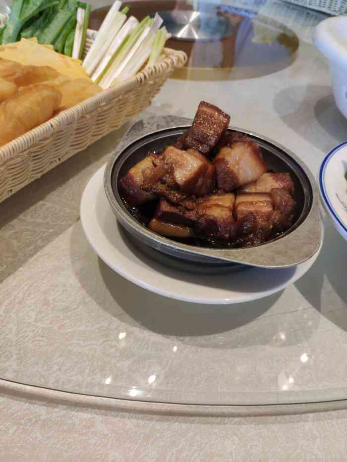 紫京国际大酒店-餐厅-"环境优雅,富丽堂皇,自助餐种类繁多,每样.
