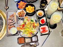 -铭牛烧肉·和牛海鲜自助(高新月牙湖店)