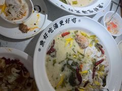 -江渔儿酸菜鱼·拔草餐厅(虎门君乐汇店)