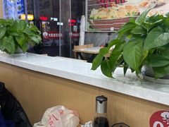 -大肚水饺锅贴·家常融合菜(新港店)