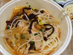 锅烧螺蛳粉-怂猫抓子·成都冒烤鸭
