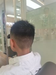 -首脑美发沙龙