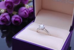 -威德钻石-克拉钻大本营(南京东路店)