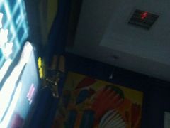 -麦朗量贩KTV音乐氧吧(泉水轻轨车站店)